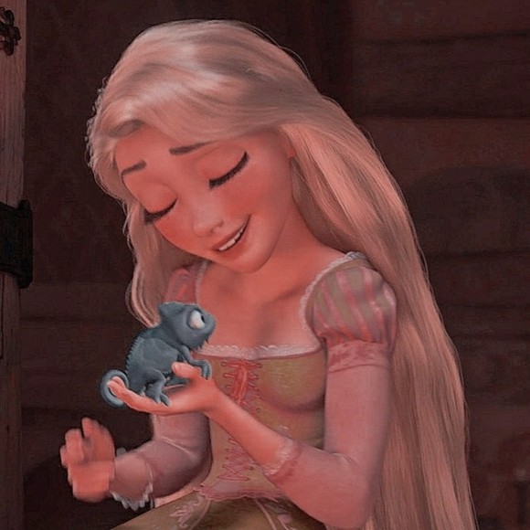 Meet your Posher, Amanda - Picture 1 of 1